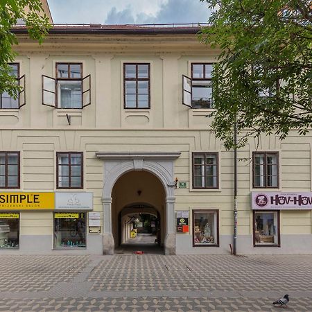 Ferienwohnung By The Walnut Tree Laibach Exterior foto