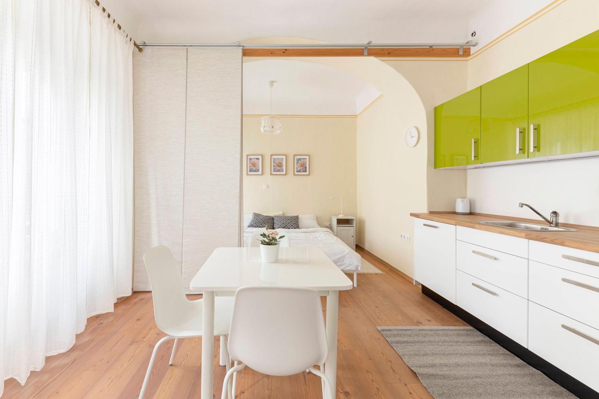 Ferienwohnung By The Walnut Tree Laibach Exterior foto