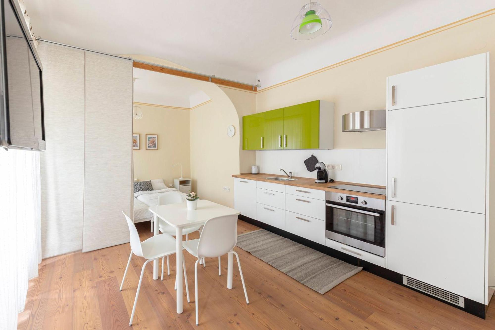 Ferienwohnung By The Walnut Tree Laibach Exterior foto